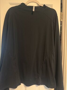 Fabletics Black Long-Sleeve Tunic Top